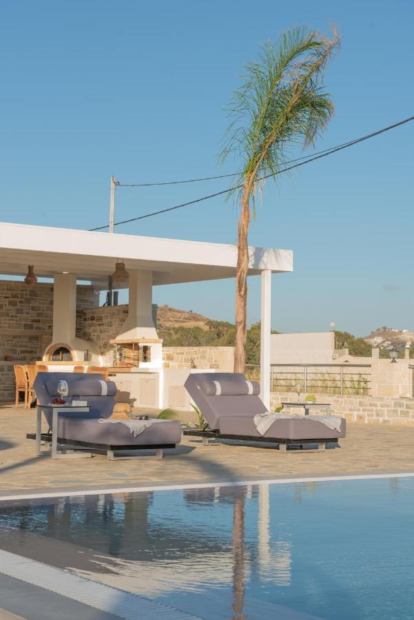 Villa Pnoe Seaside Kalamaki  Exterior photo
