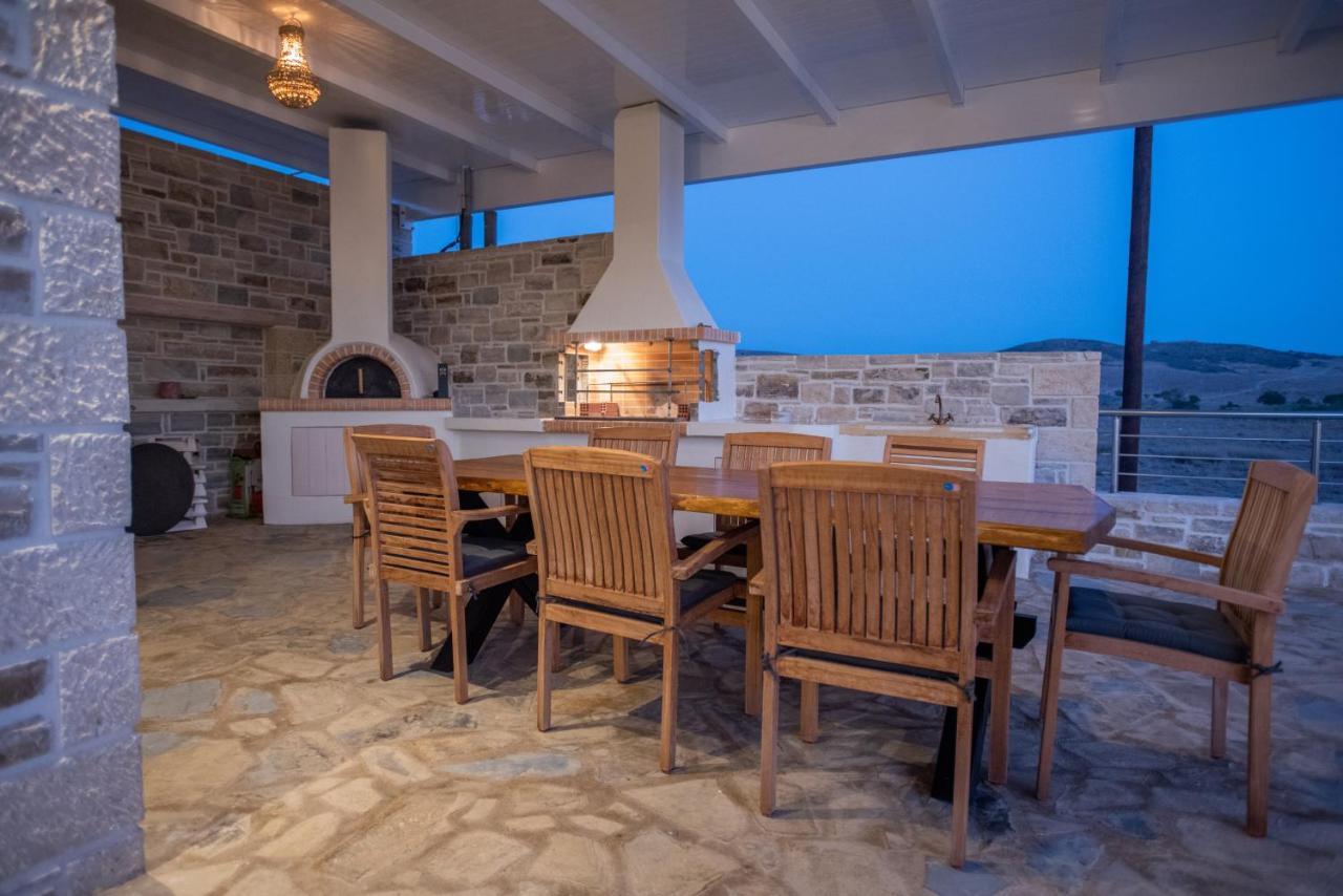 Villa Pnoe Seaside Kalamaki  Exterior photo